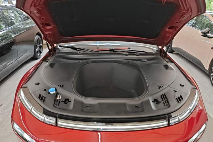 Used XPeng P7 2020 670E Engine Bay