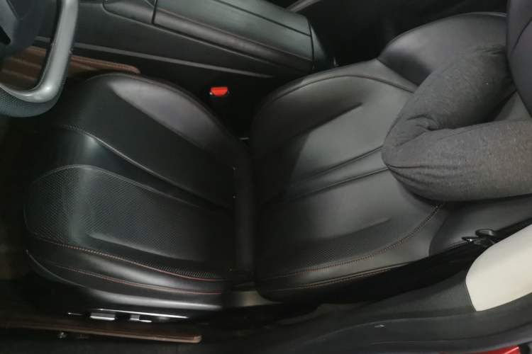 Used XPeng P7 2020 706G Left Front Seat