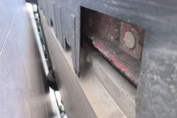 Used XPeng P7 2020 586E Left Side Sill