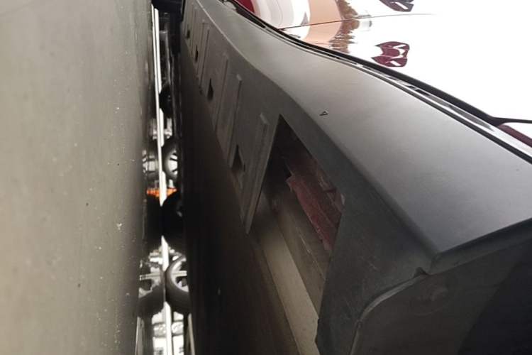 Used XPeng P7 2020 670N Left Side Sill