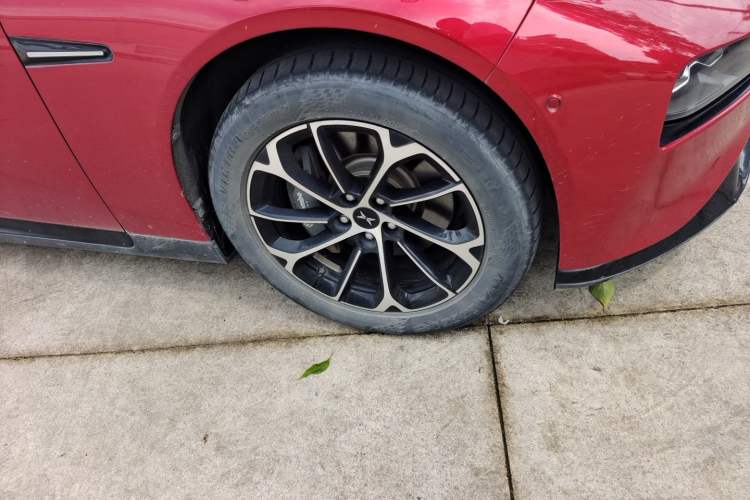 Used XPeng P7 2020 670N Right Front Wheel Hub