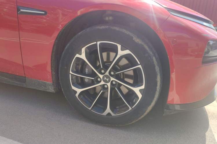 Used XPeng P7 2020 670N Right Front Wheel Hub