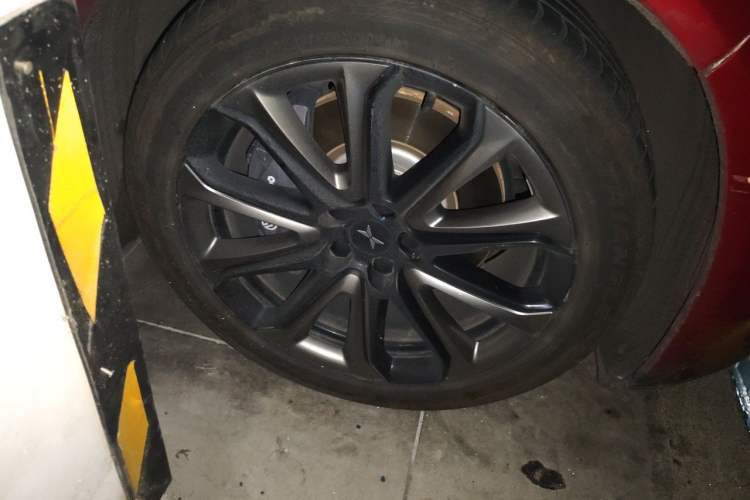 Used XPeng P7 2020 670E Right Front Wheel Hub