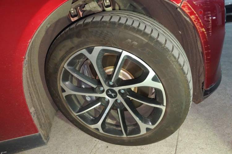 Used XPeng P7 2020 670N Right Front Wheel Hub