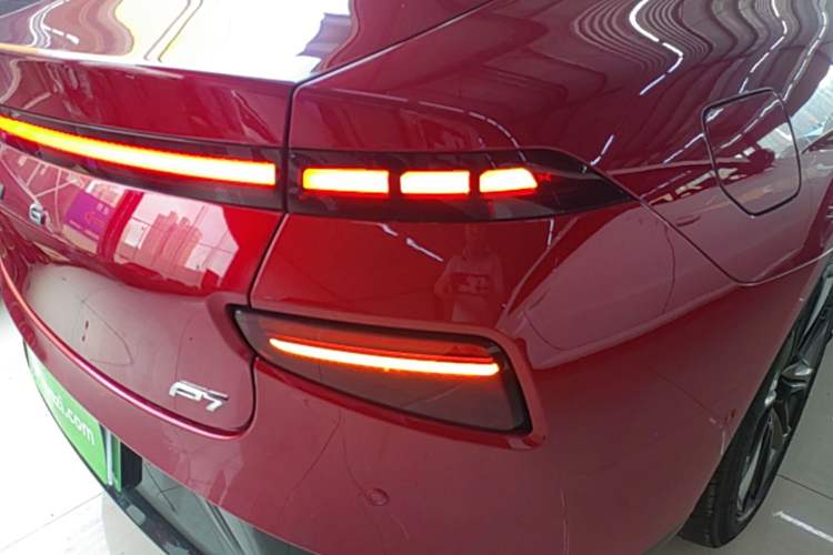 Used XPeng P7 2020 586N Right Rear Taillight