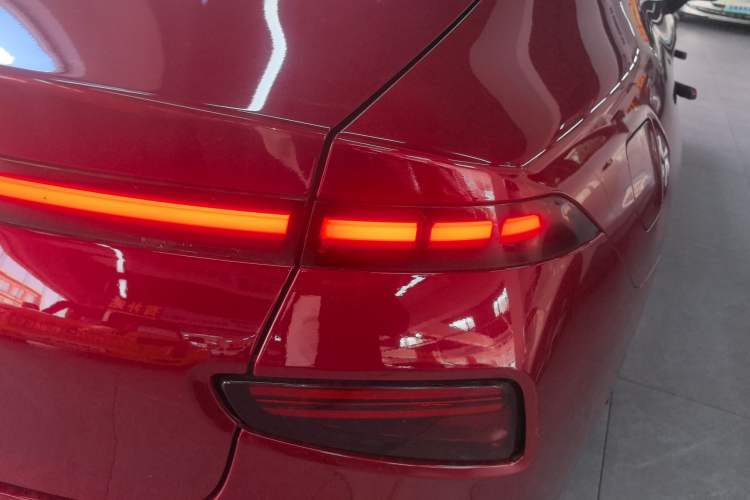 Used XPeng P7 2020 586E Right Rear Taillight