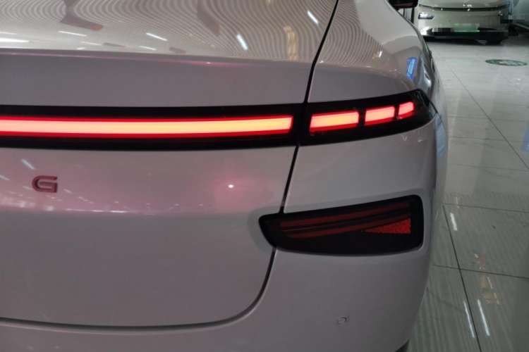 Used XPeng P7 2020 670E Right Rear Taillight
