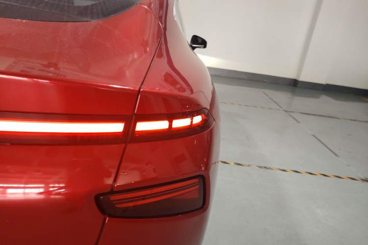 Used XPeng P7 2020 586N Right Rear Taillight