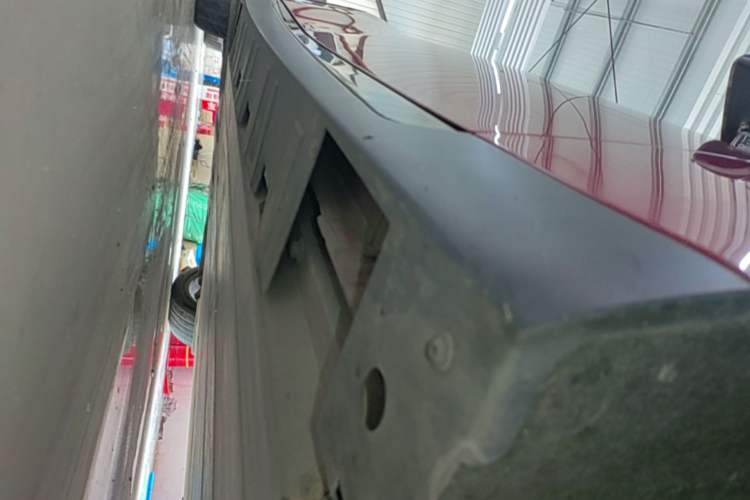 Used XPeng P7 2020 586N Right Side Sill