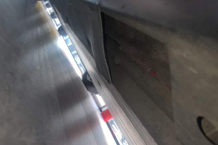 Used XPeng P7 2020 586E Right Side Sill
