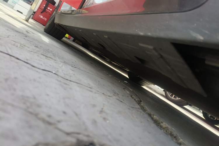 Used XPeng P7 2020 670N Right Side Sill