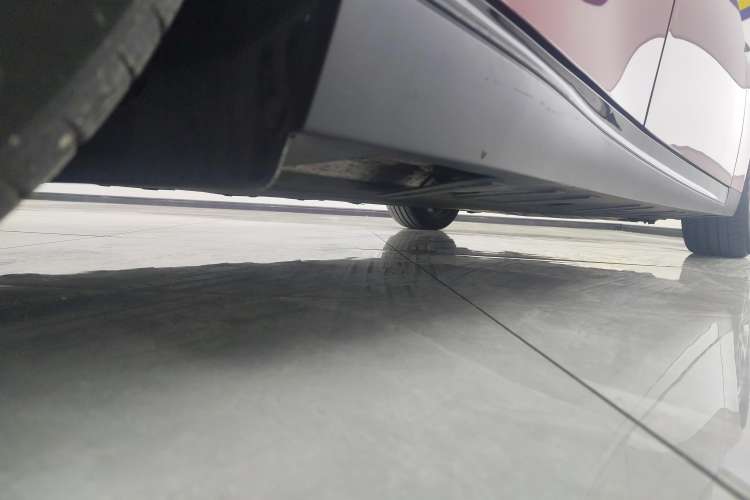 Used XPeng P7 2020 706G Right Side Sill