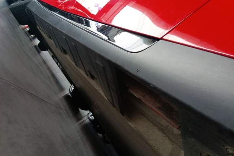 Used XPeng P7 2020 586N Right Side Sill