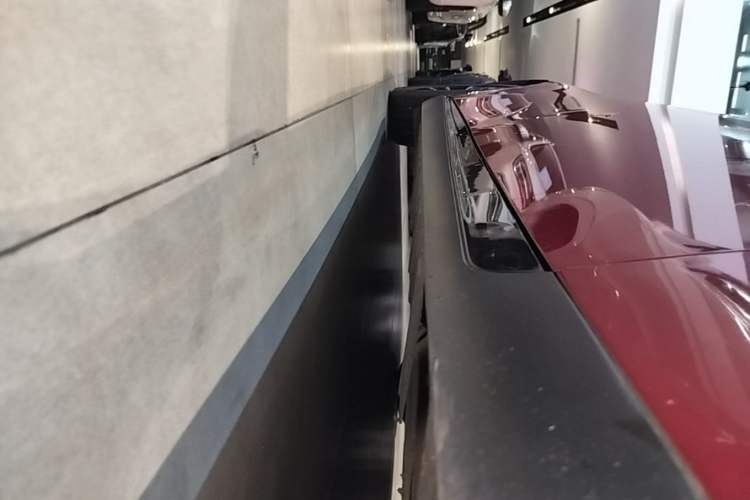 Used XPeng P7 2020 670N Right Side Sill