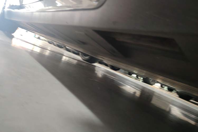 Used XPeng P7 2020 586N Right Side Sill