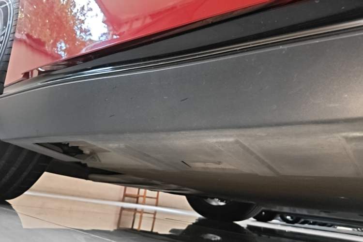 Used XPeng P7 2020 670E Right Side Sill