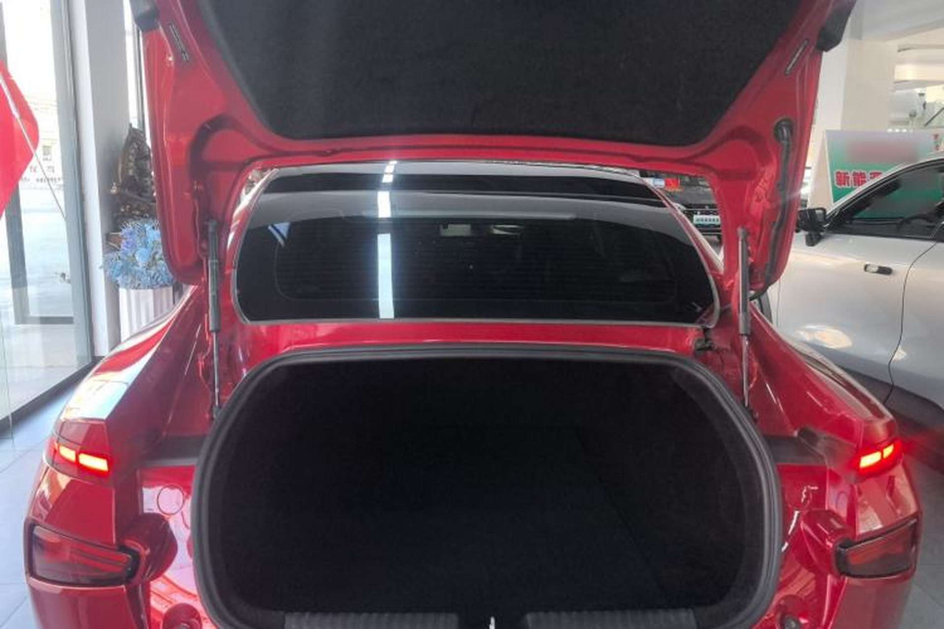 Used XPeng P7 2020 586E Trunk