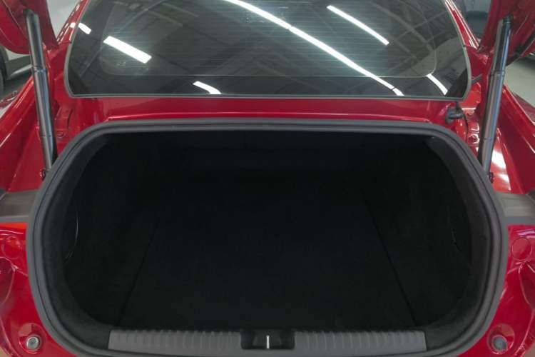 Used XPeng P7 2020 562E Performance Edition Trunk