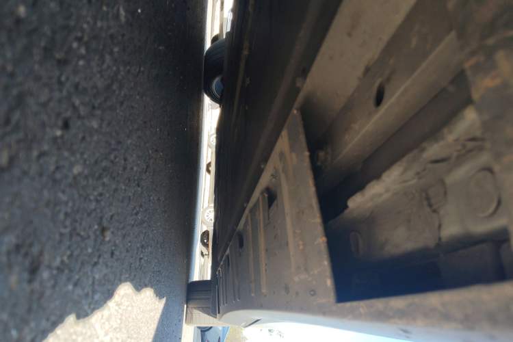 Used XPeng P7 2020 670E Chassis Front Left