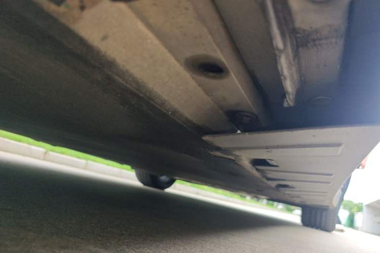 Used XPeng P7 2020 670N Chassis Front Left