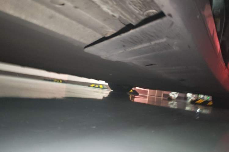 Used XPeng P7 2020 670N Chassis Front Left