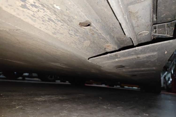 Used XPeng P7 2020 670E Chassis Front Left