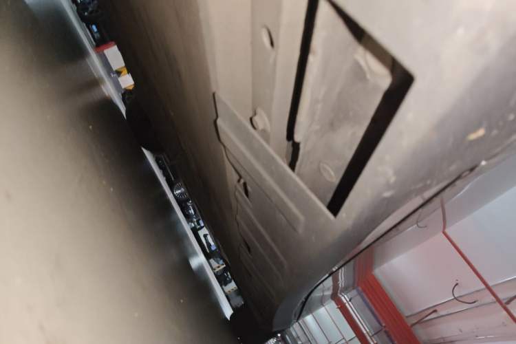 Used XPeng P7 2020 670E Chassis Front Left