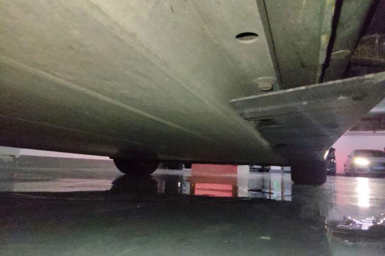 Used XPeng P7 2020 586N Chassis Front Left
