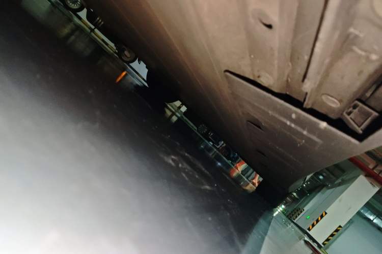 Used XPeng P7 2020 586N Chassis Front Left