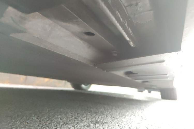 Used XPeng P7 2020 670E Chassis Front Left