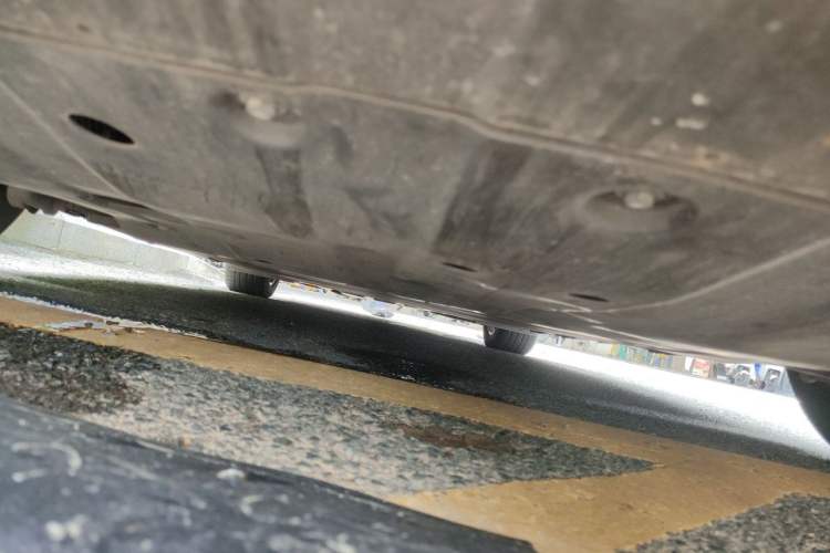 Used XPeng P7 2020 670N Chassis Front
