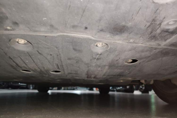 Used XPeng P7 2020 670E Chassis Front