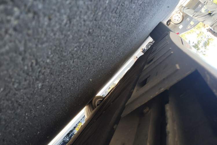 Used XPeng P7 2020 670E Chassis Front Right
