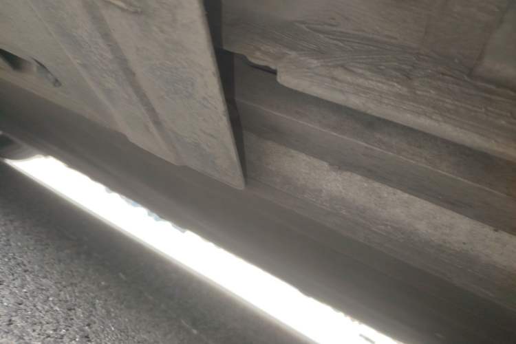 Used XPeng P7 2020 670N Chassis Front Right