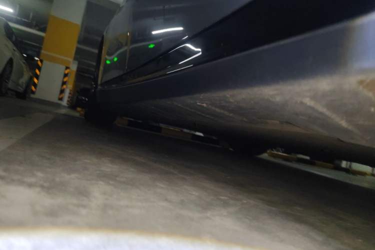 Used XPeng P7 2020 706G Chassis Front Right