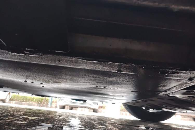 Used XPeng P7 2020 670E Chassis Front Right