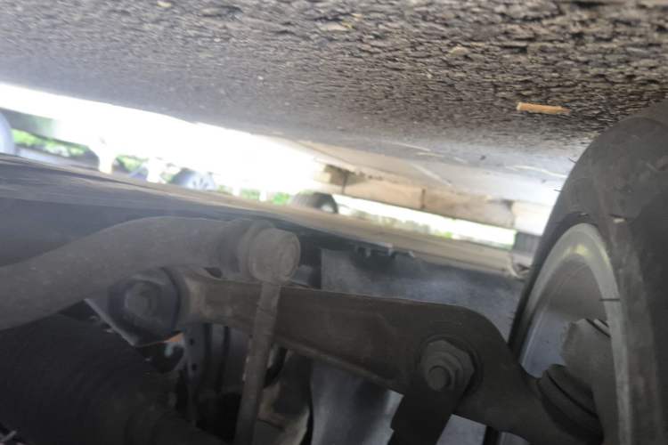 Used XPeng P7 2020 670E Chassis Front Right