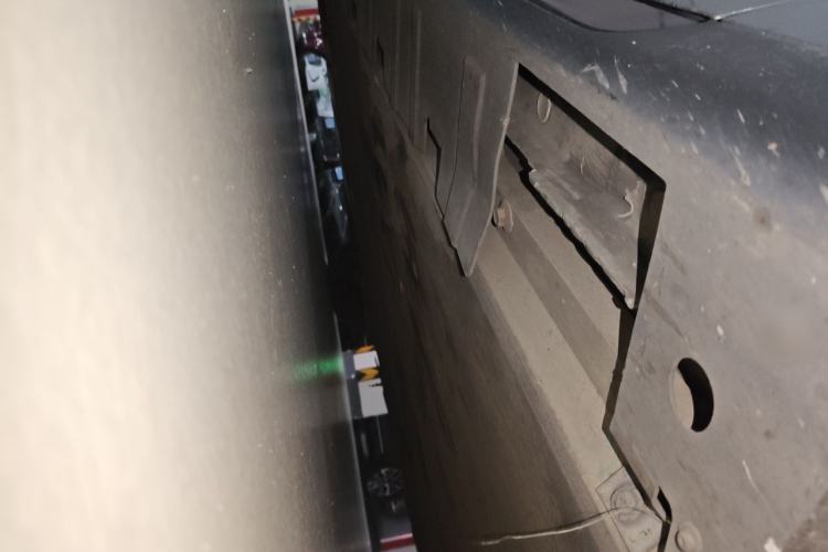 Used XPeng P7 2020 670E Chassis Front Right
