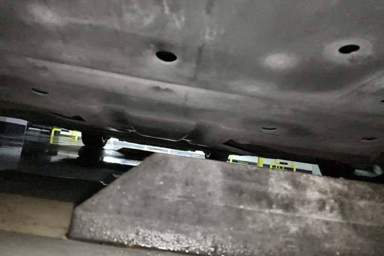 Used XPeng P7 2020 670N Chassis Rear
