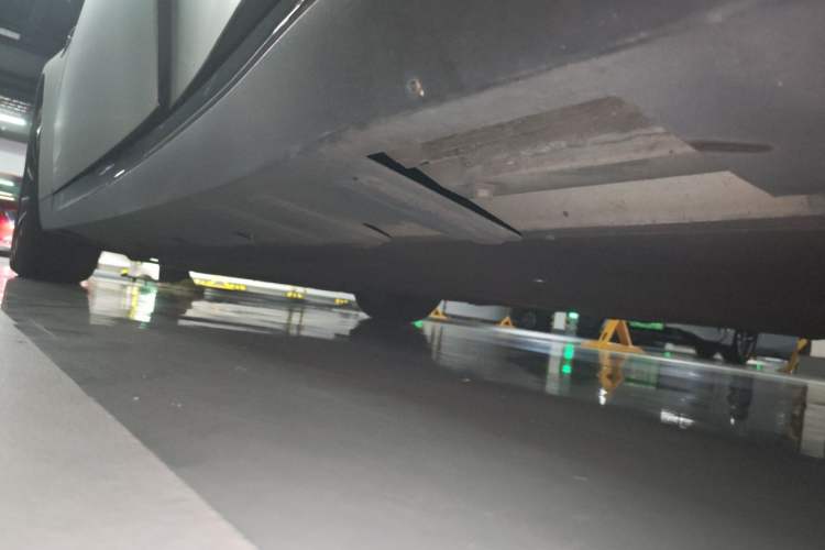 Used XPeng P7 2020 670N Chassis Rear Left