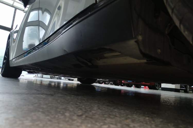 Used XPeng P7 2020 670N Chassis Rear Left