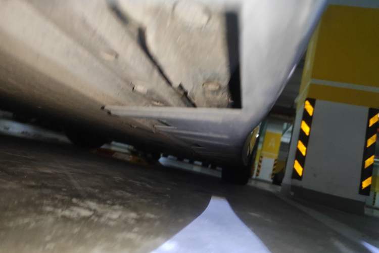 Used XPeng P7 2020 706G Chassis Rear Right