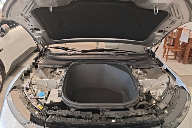 Used XPeng P7 2020 586N Engine Bay