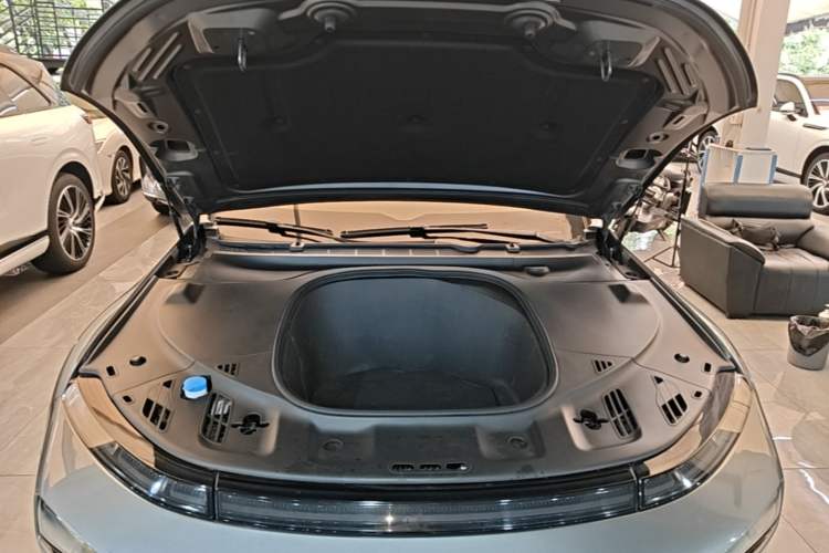 Used XPeng P7 2020 670E Engine Bay