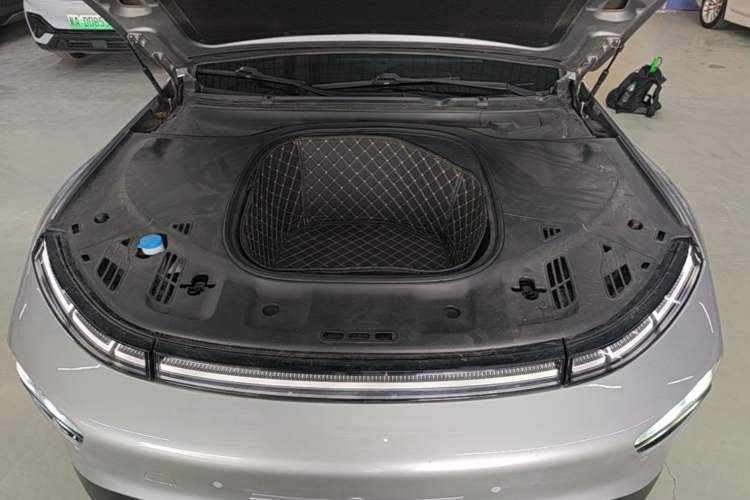 Used XPeng P7 2020 670E Engine Bay