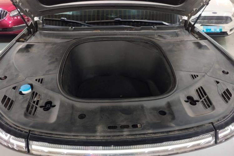 Used XPeng P7 2020 586N Engine Bay