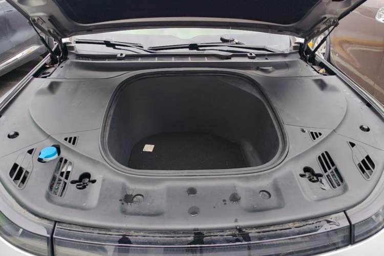 Used XPeng P7 2020 Rear-Drive Long-Range Smart Drive Version Engine Bay