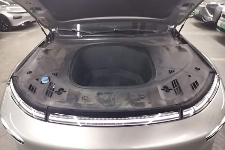 Used XPeng P7 2020 670N Engine Bay