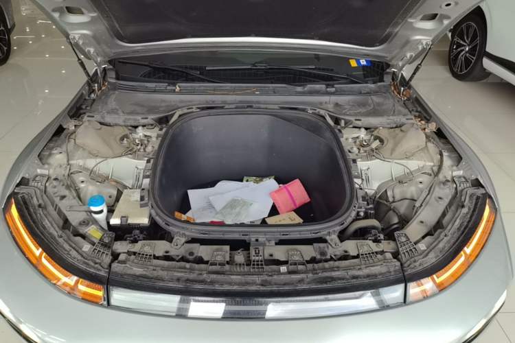 Used XPeng P7 2020 562E Performance Edition Engine Bay