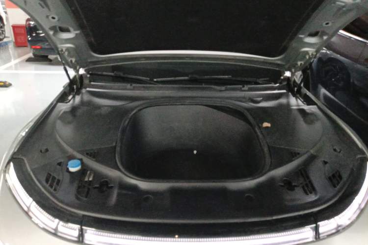 Used XPeng P7 2020 706G Engine Bay